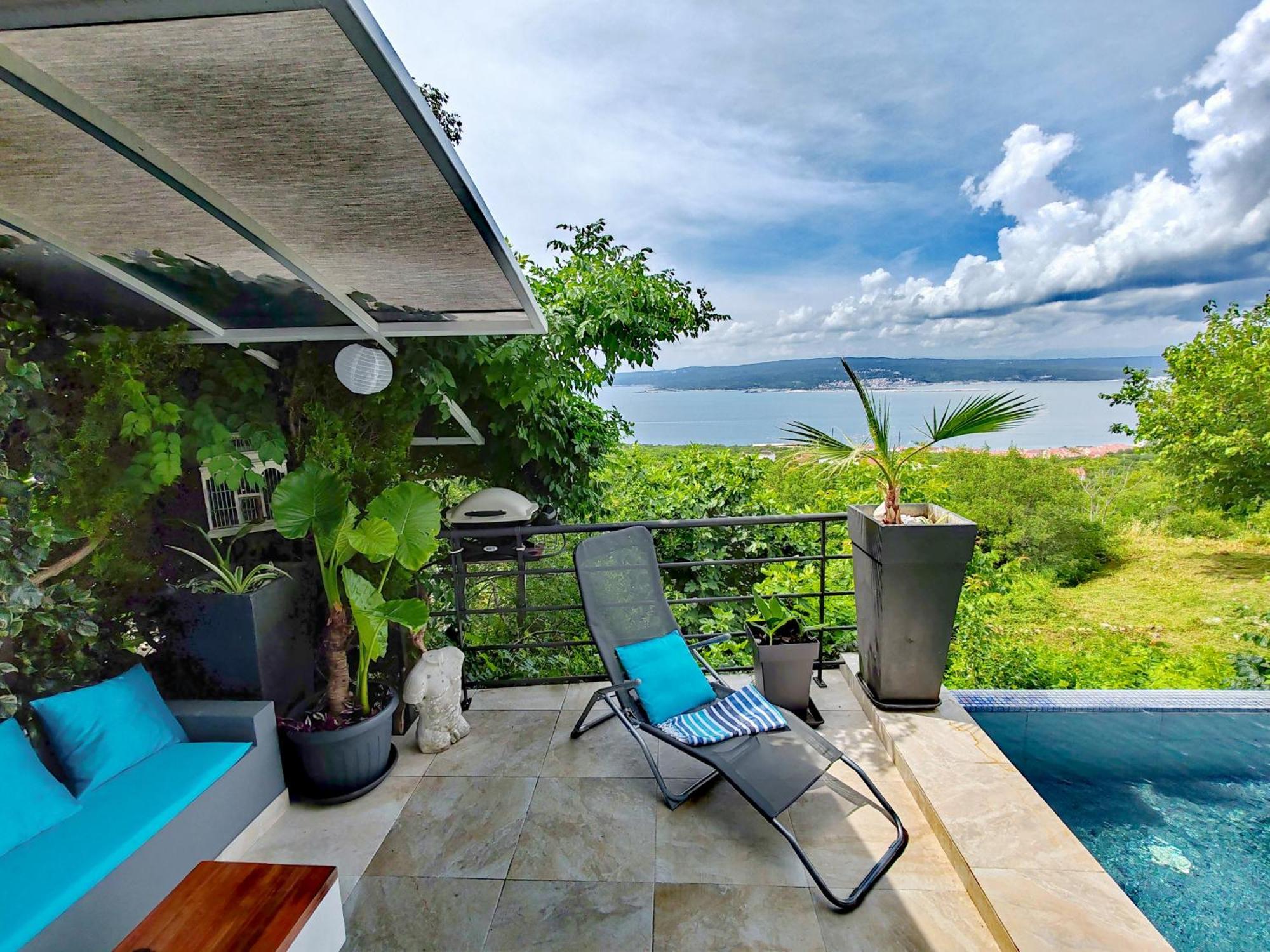 Art Gallery House With A Small Relaxing Pool Crikvenica Exteriör bild